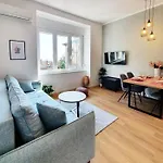 Stross 1 Bdrm Rijeka