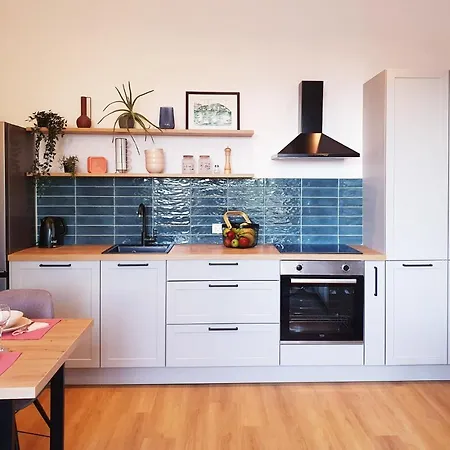 Stross 1 Bdrm Апартаменты *