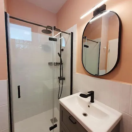 Stross 1 Bdrm