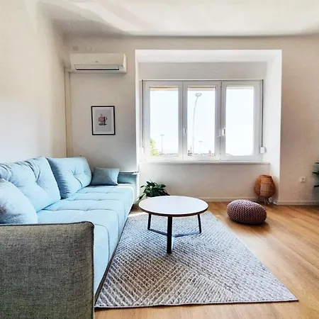 Stross 1 Bdrm Rijeka