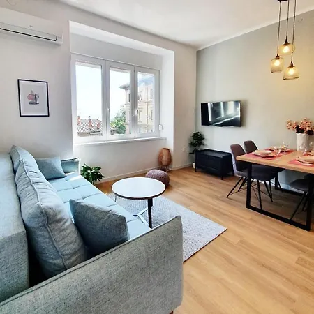 Stross 1 Bdrm Риека