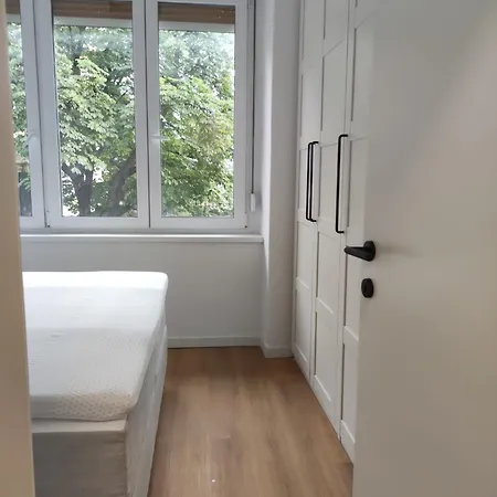 Stross 1 Bdrm *