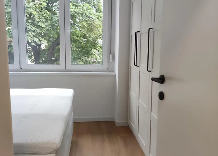 Stross 1 Bdrm *
